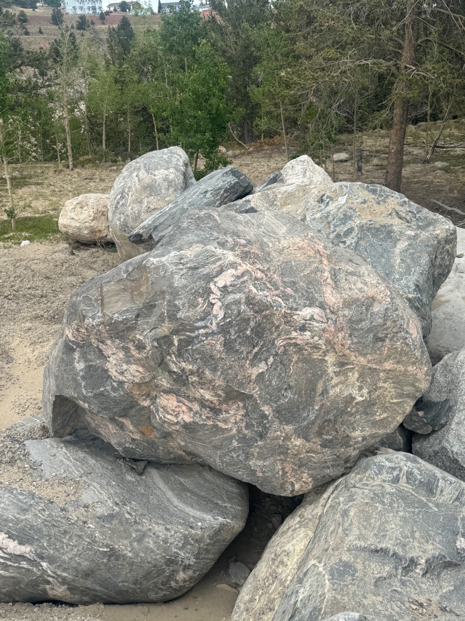 Boulder inventory. Dark granite.